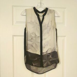 Elegant Black and Cream Women's Top EUC